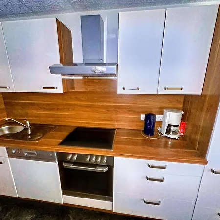 Spacious In With Garden Appartement