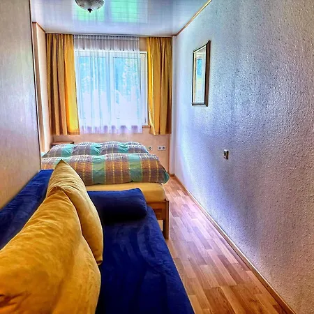 Spacious In With Garden Appartement